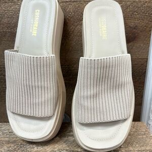 Cushionaire platform sandals Size 9